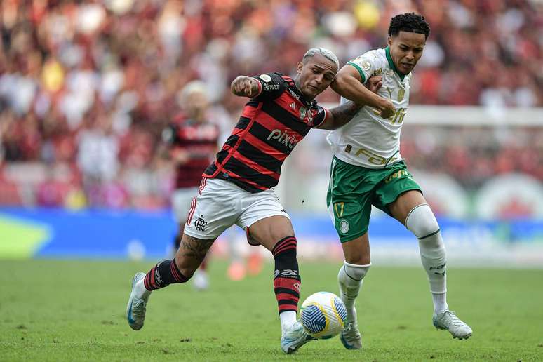 Palmeiras e Flamengo disputam para saber quem levará a taça da Libertadores deste ano