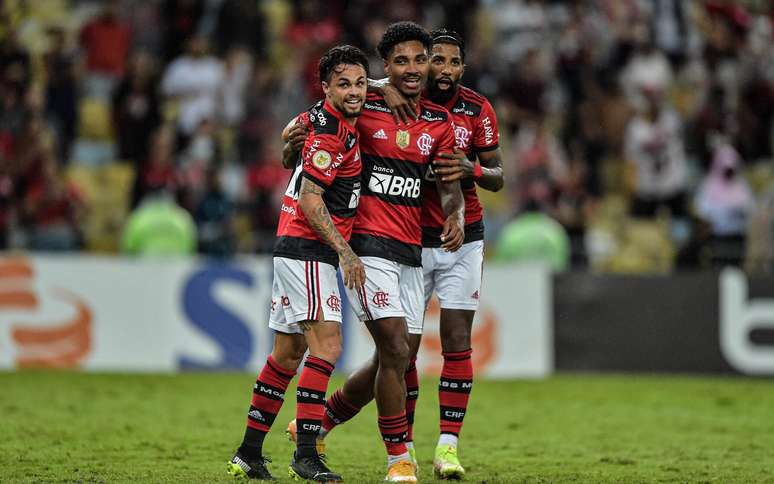 Flamengo negocia retorno de Michael