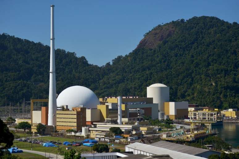 Vista do complexo nuclear de Angra dos Reis, RJ