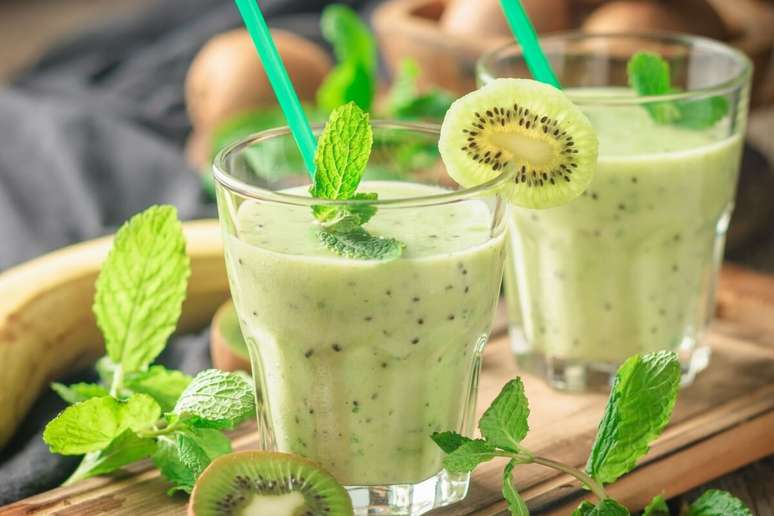 Vitamina de kiwi e hortelã