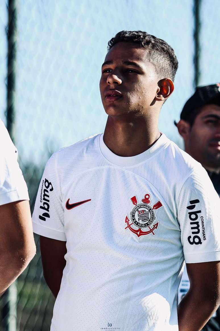 Joia da base do Corinthians, Miller projeta disputa da terceira fase do Paulista Sub-15: 'Mais um desafio na nossa briga pelo título'. 