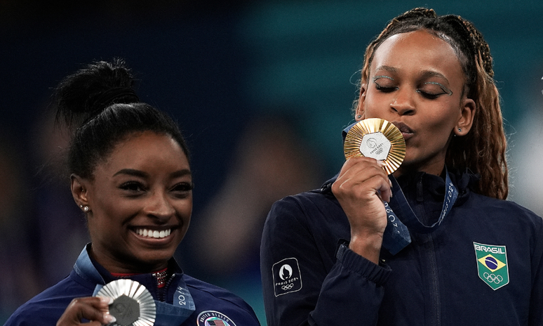 Rebeca Andrade e Simone Biles