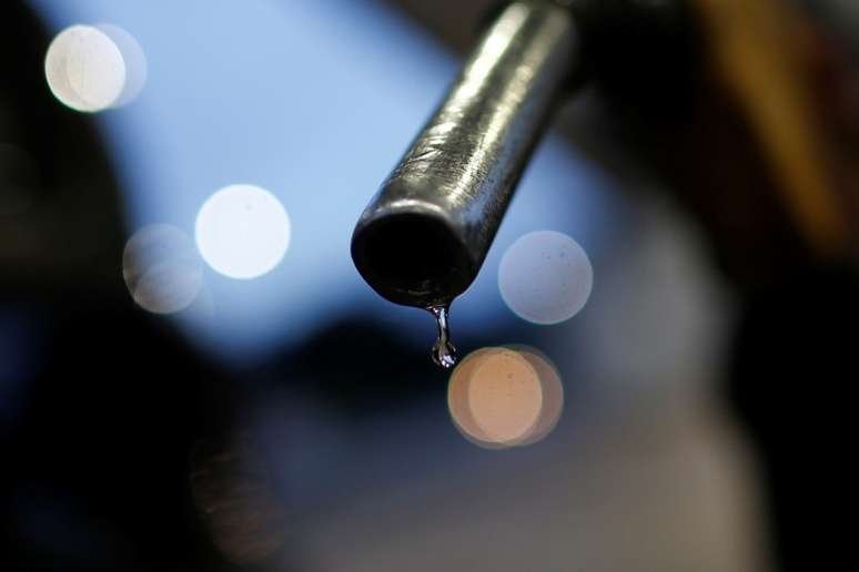 Pistola de gasolina em posto de combustíveis, em Brasília
07/03/2022
REUTERS/Adriano Machado