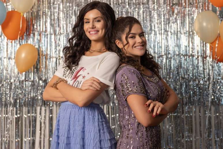 Série de Camila Queiroz e Maisa, De Volta aos 15 chega ao fim esta semana na Netflix