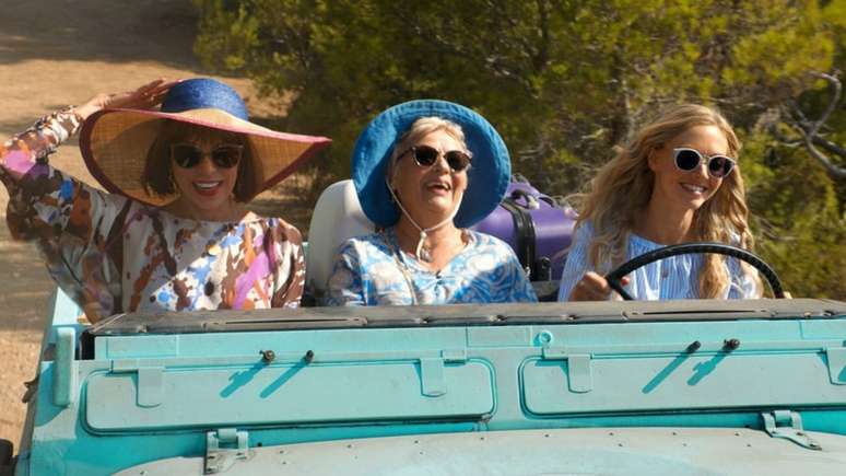 Christine Baranski, Julie Walters e Amanda Seyfried em Mamma Mia 2