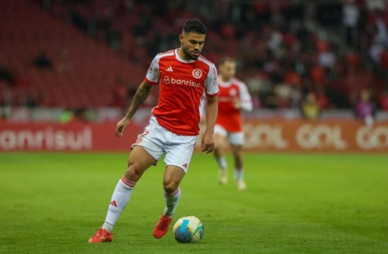 Thiago Maia comemora seu gol –