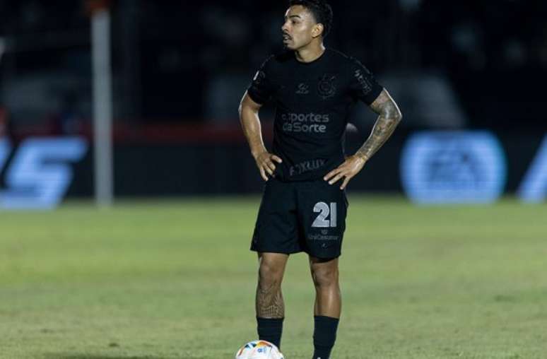 Matheus Bidu vira grata surpresa no Corinthians