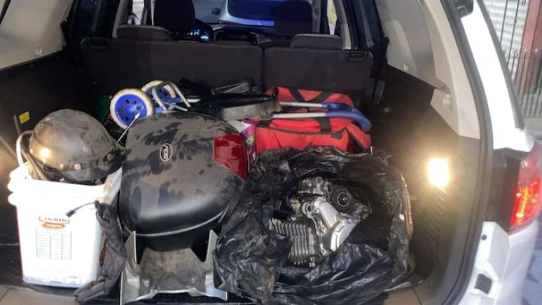 No local, as equipes recolheram motocicletas, capacetes, acess&oacute;rios e pe&ccedil;as.