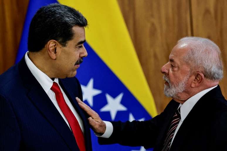 Presidentes Lula e Maduro durante encontro da Unasul em Brasília