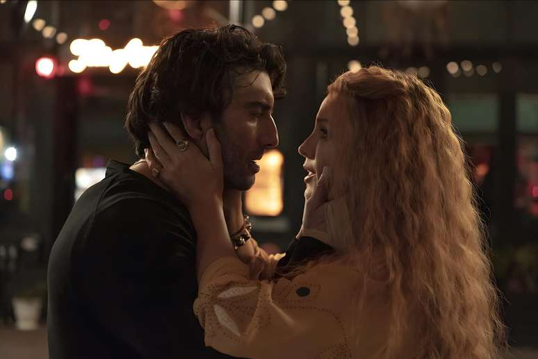 Blake Lively e Justin Baldoni em cena de É Assim que Acaba