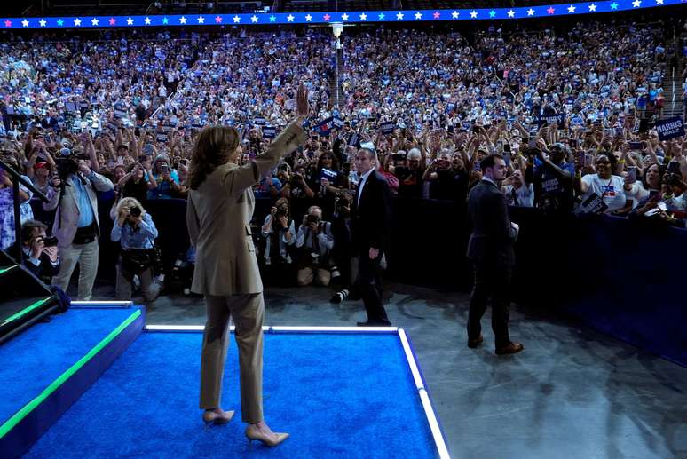 Vice-presidente e candidata democrata à Presidência dos EUA, Kamala Harris, em Glendale, Arizona
09/08/2024
Julia Nikhinson/Pool via REUTERS