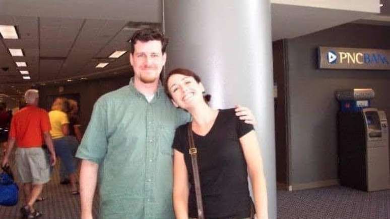 O primeiro encontro entre Mark e Rachel foi no aeroporto de Portland, no Estado americano do Oregon