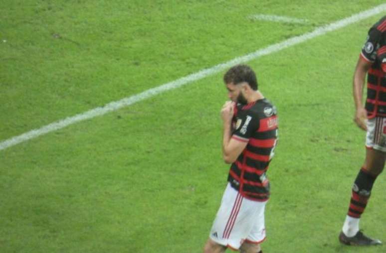 O zagueiro Leo Pereira marcou o segundo gol do Flamengo na vitória diante do Bolívar –