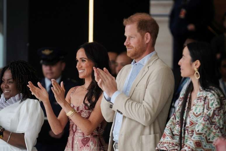 O príncipe Harry do Reino Unido e sua esposa Meghan, duquesa de Sussex, aplaudem ao se encontrarem com a vice-presidente da Colômbia, France Marquez, em Bogotá, Colômbia
15/08/2024
REUTERS/Nathalia Angarita