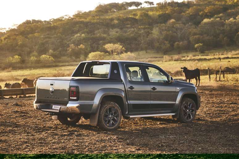 Nova Amarok V6 2025 estreia com design forte e maior garantia