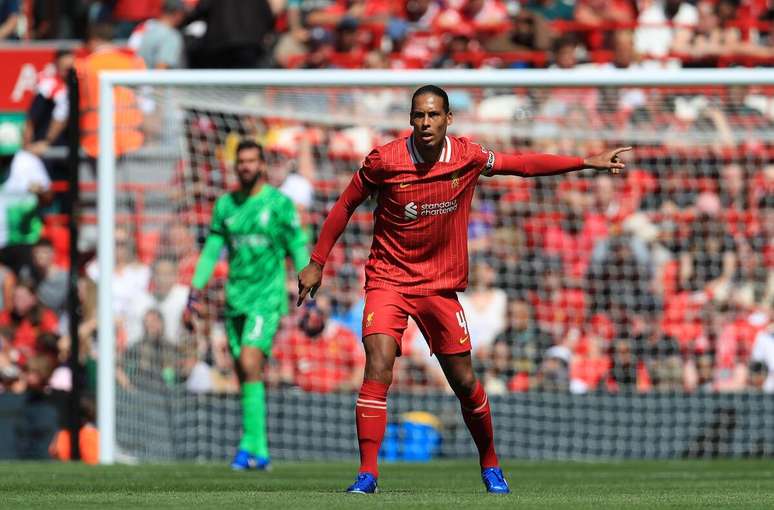 Virgil van Dijk (Liverpool) em jogo amistoso contra o Sevilla, no dia 11.08.2024 