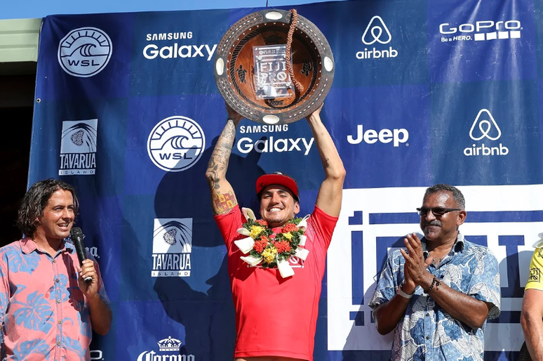 Gabriel Medina defende o bi-campeonato em Fiji. 