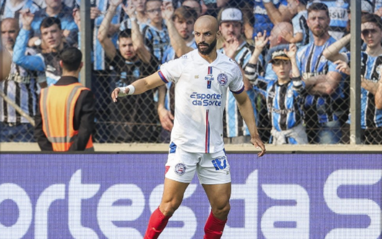 Thaciano em ação pelo Bahia contra o Grêmio