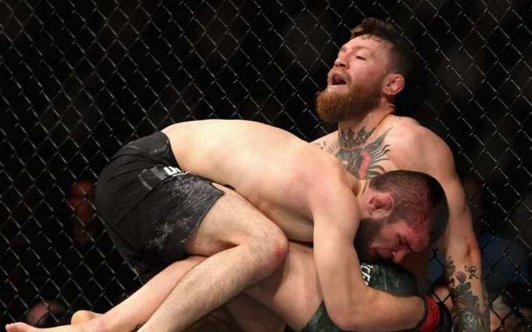 Khabib Nurmagomedov durante vitória contra Conor McGregor