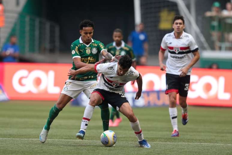 Clássico foi intenso, com boas chances para ambas as equipes, principalmente no segundo tempo.