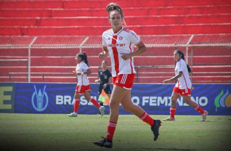 Inter vence e segue vivo no Brasileirão Feminino