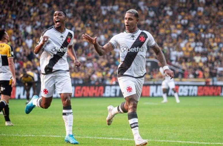 Criciúma e Vasco empatam em 1 a 1 no Heriberto Hulse, pelo Brasileirão –