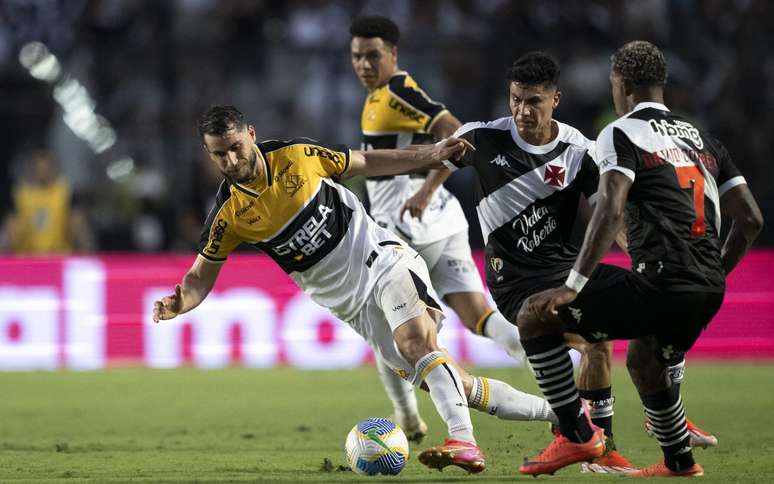 Vasco 0 x 4 Criciúma - 1º turno do Brasileirão