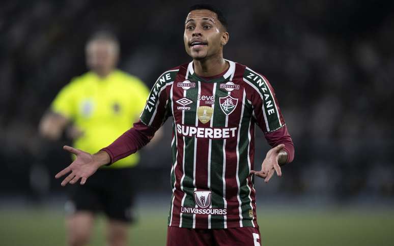 Alexsander, jogador do Fluminense, durante partida contra o Vasco no Nilton Santos, pelo Campeonato Brasileiro A 2024.