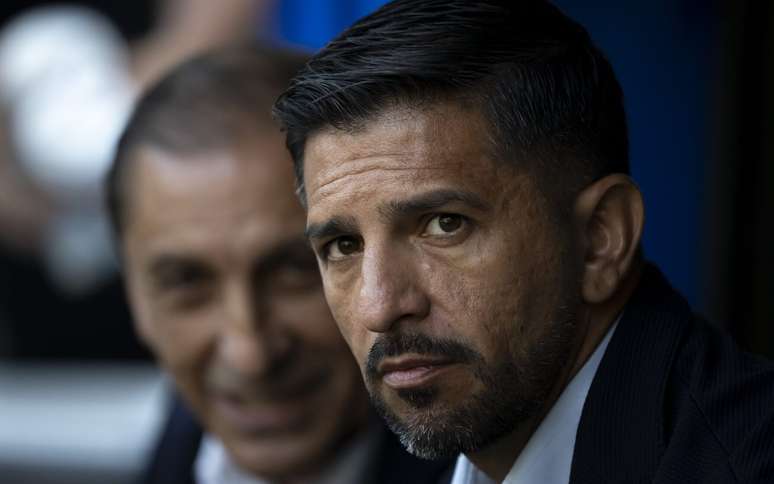 Emiliano Díaz, filho e auxliar de Ramón Díaz, em partida do Corinthians pelo Brasileirão.