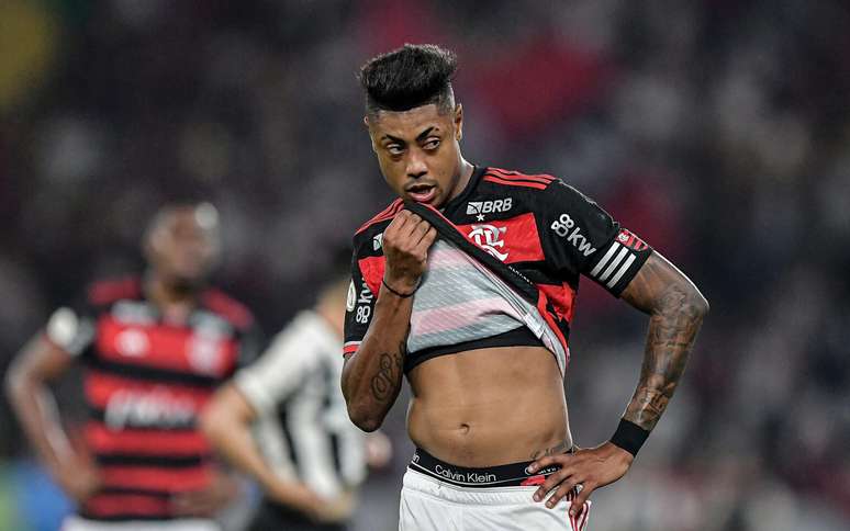 Bruno Henrique lamenta derrota para o Botafogo no Nilton Santos