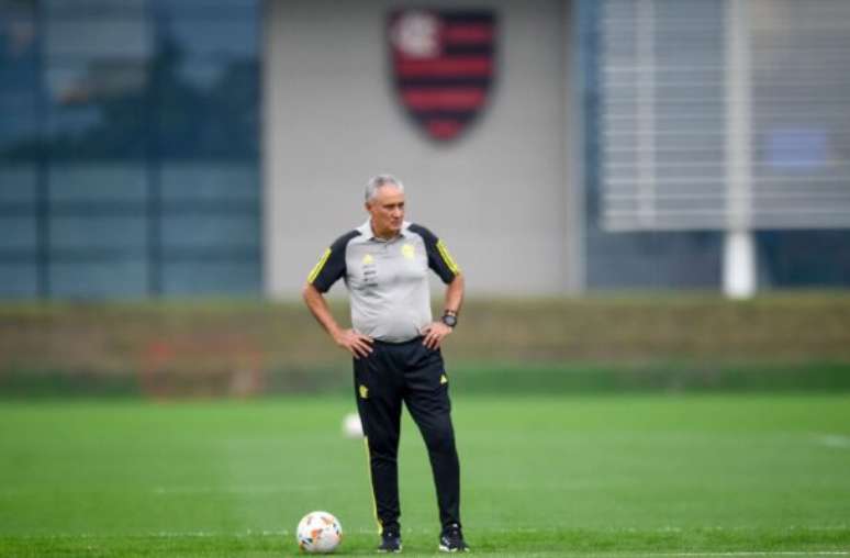 Tite em treino no Ninho do Urubu –