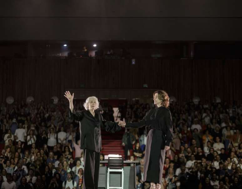 Fernanda Montenegro se apresentou para cerca de 15 mil pessoas (incluindo as 800 no auditório e o restante, na projeção externa) no Parque do Ibirapuera