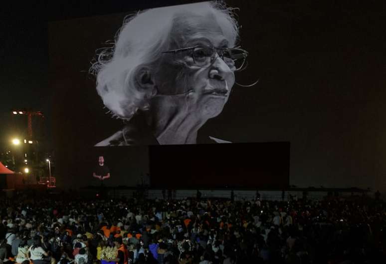 Fernanda Montenegro se apresentou para cerca de 15 mil pessoas (incluindo as 800 no auditório e o restante, na projeção externa) no Parque do Ibirapuera