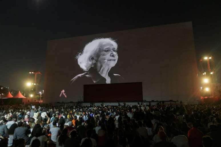 Fernanda Montenegro se apresenta no Ibirapuera