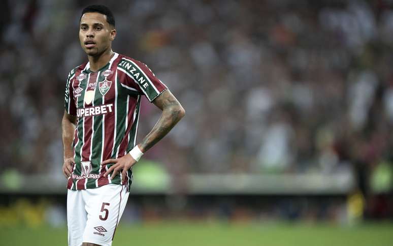 Alexsander se despede do Fluminense, rumo ao Al-Ahli, da Árabia Saudita