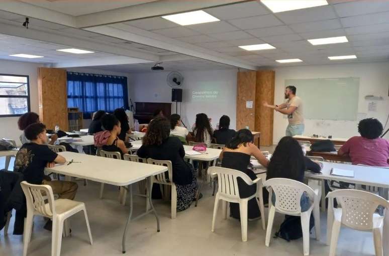 Cursinho Popular Elza Soares, na favela São Remo, zona oeste de São Paulo, colocou aluno na USP.