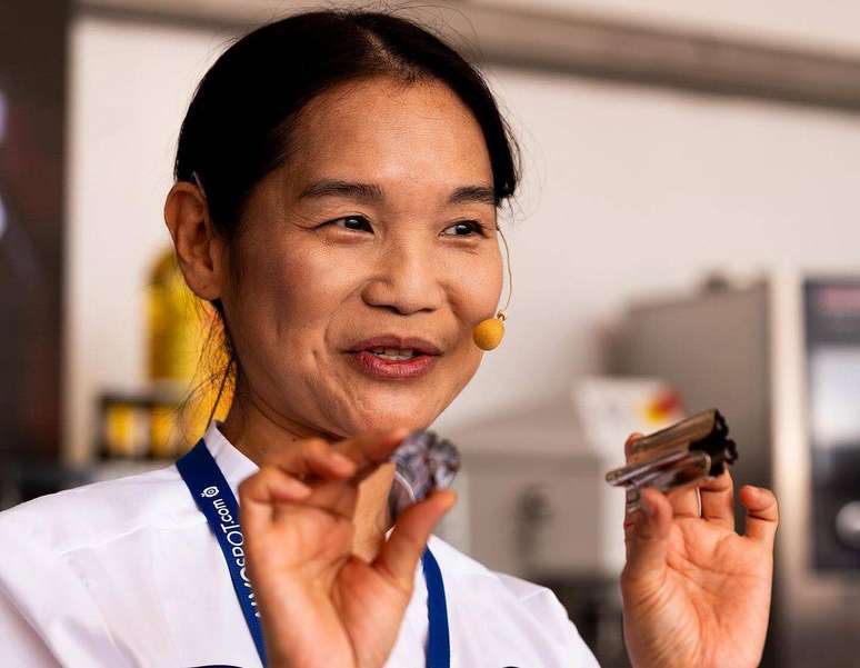 A chef Telma Shiraishi, proprietária do resturante japonês Aizomê.