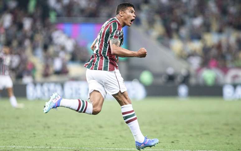 Thiago Silva abriu o placar no confronto entre Fluminense e Grêmio, pela Libertadores