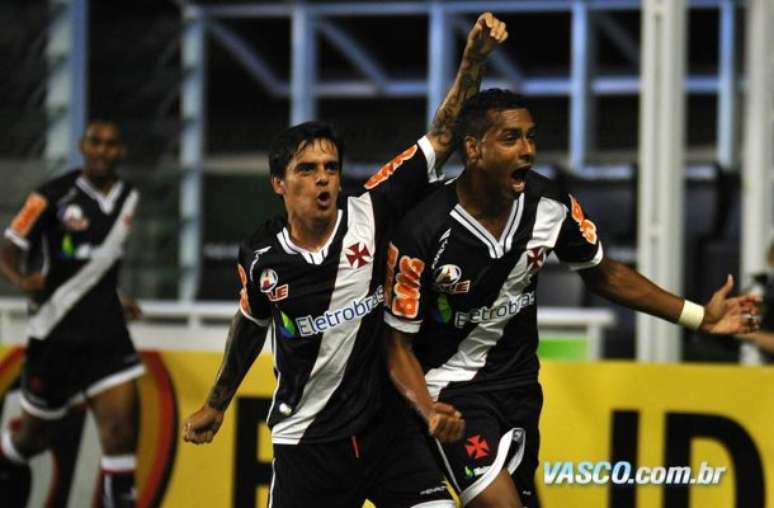 Elton (dir.) comemora gol que colocou o Vasco na semifinal da Copa do Brasil 2011 –