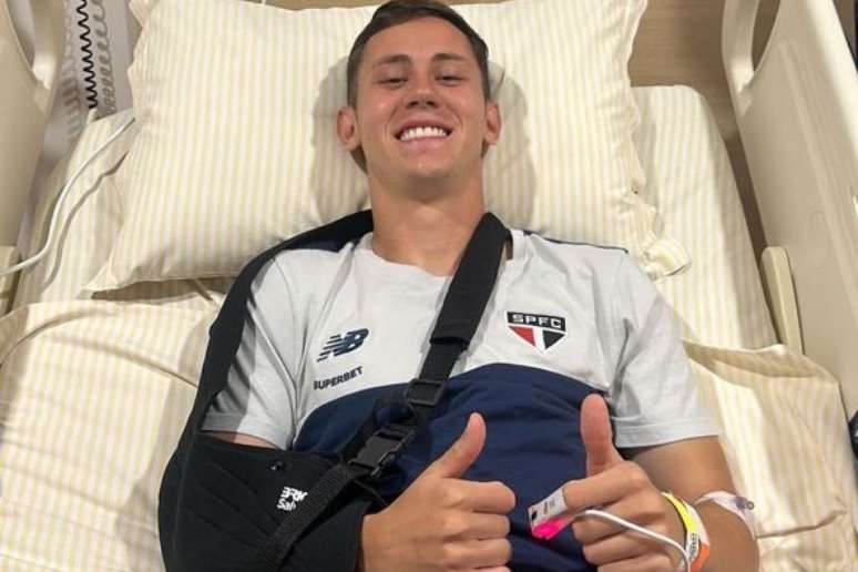 Patryck recebe alta e inicia recuperação no São Paulo