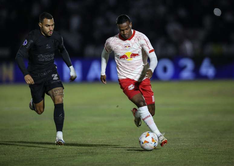 Helinho, jogador do Red Bull Bragantino. 