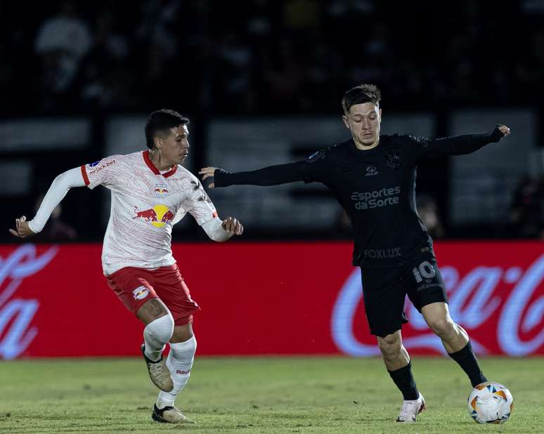 Em busca da classificação na Copa Sul-Americana, Corinthians joga por tabu de quase dois meses sem perder em casa. 