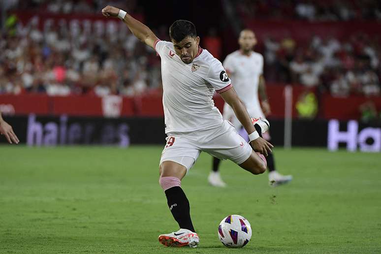 Acuña foi campeão continental pelo Sevilla –