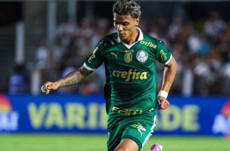 Richard Ríos em ação pelo Palmeiras –