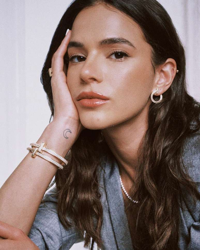Bruna Marquezine will star with Fernanda Montenegro in “Velhos Bandidos”