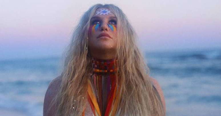 Kesha é removida dos créditos de música com Pitbull