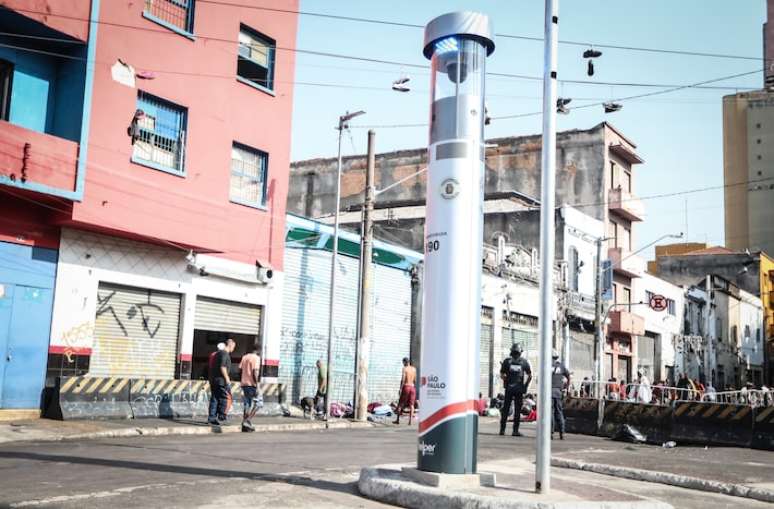 Na foto, totem de segurança localizado na Rua General Couto de Magalhães com a Rua dos Protestantes.