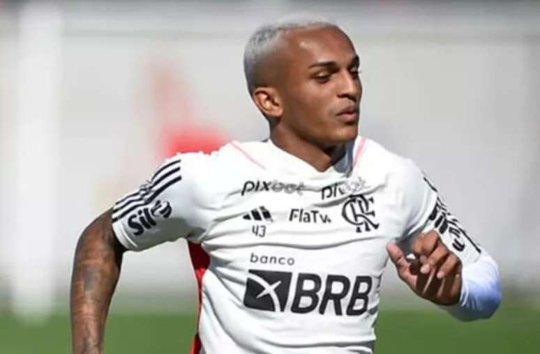 Flamengo informa lesão de Wesley –