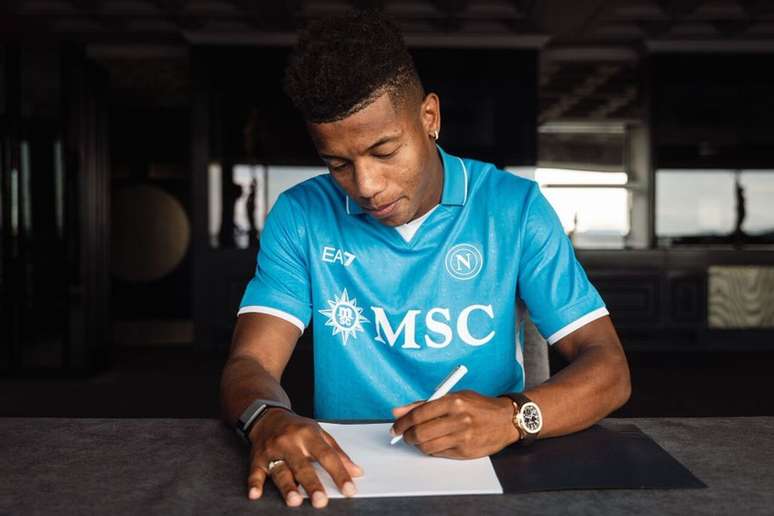 David Neres assina contrato por quatro temporadas –