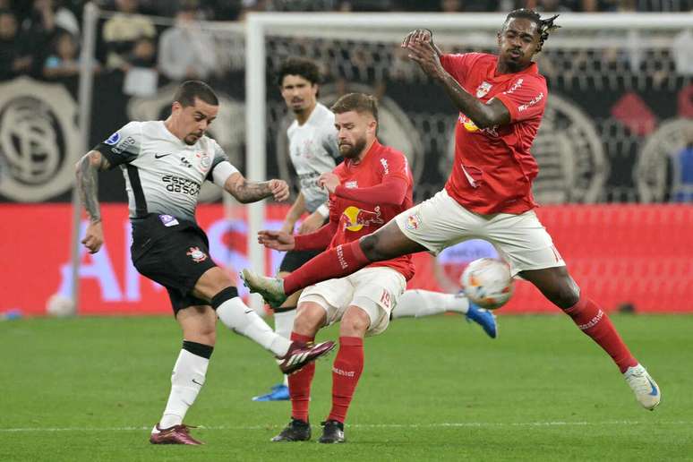 Corinthians sofreu dentro da Neo Química Arena diante do Red Bull Bragantino –